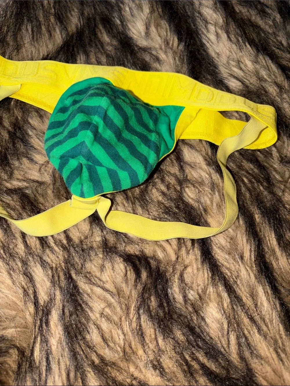 Modus Vivendi green striped